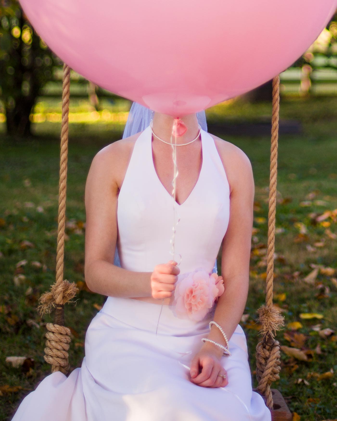 Balloon_Bride_Swing